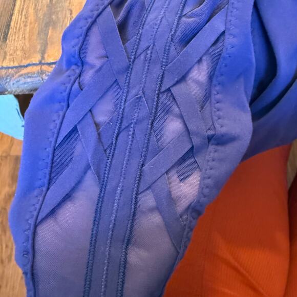 Lululemon Criss Cross Mesh Inlay Leggings - Picture 3 of 7